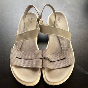 Ecco Tan Sandals Minimalist Comfort Design